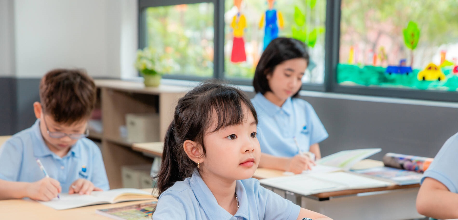 chuong-trinh-tieu-hoc-tai-truong-dewey-thumbnail