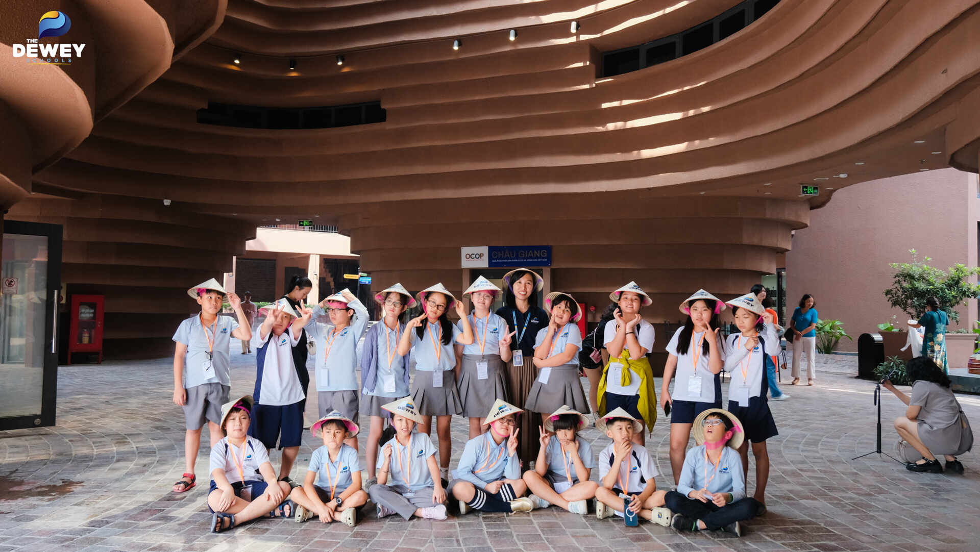 es-tham-quan-lang-gom-cover