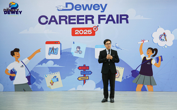Dewey-Career-Fair-2025-02