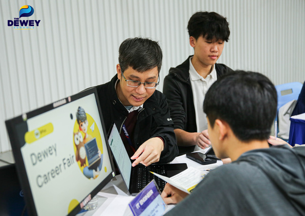 Dewey-Career-Fair-2025-10