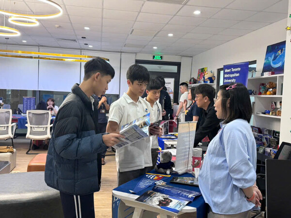 Mini-Fair-Triển-lãm-Đại-học-04