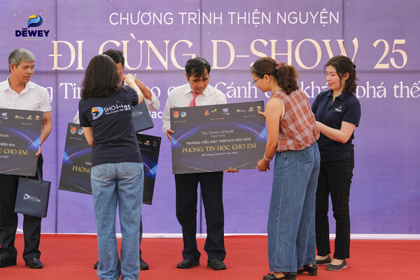 Đi-cùng-D-Show-25-08