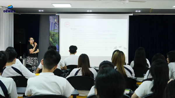 Tư-vấn-Hướng-nghiệp-Đại-học-04