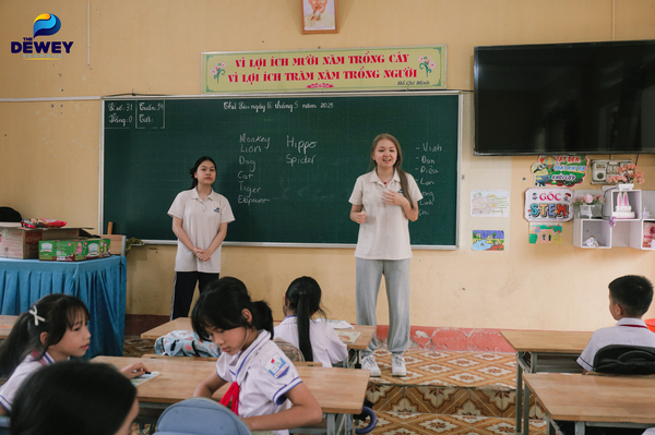 dự-án-Nâng-bước-em-tới-trường-07