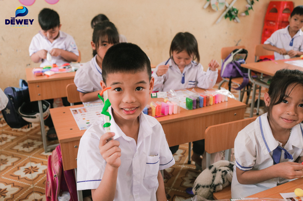dự-án-Nâng-bước-em-tới-trường-08