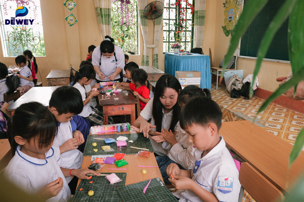 dự-án-Nâng-bước-em-tới-trường-09