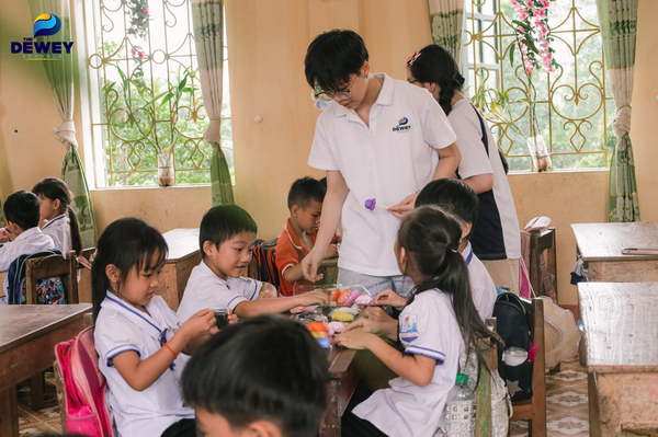 dự-án-Nâng-bước-em-tới-trường-10