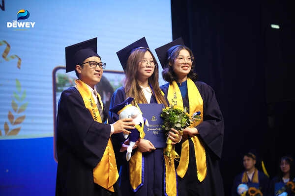 phạm-linh-uyên-07