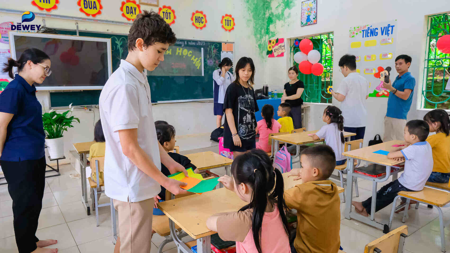 Hoạt Động Tình Nguyện Mùa Hè