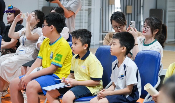 Giao-lưu-cầu-thủ-Đoàn-Văn-Hậu-02