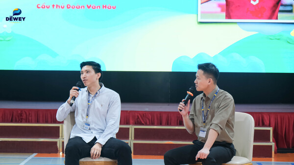 Giao-lưu-cầu-thủ-Đoàn-Văn-Hậu-04