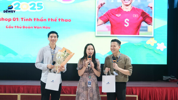 Giao-lưu-cầu-thủ-Đoàn-Văn-Hậu-11