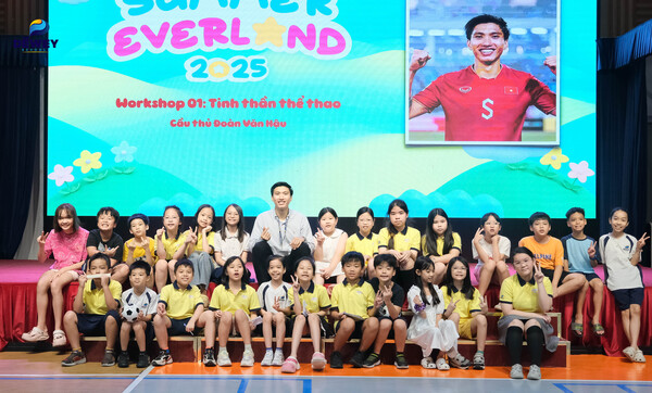 Giao-lưu-cầu-thủ-Đoàn-Văn-Hậu-12