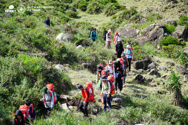DEWEYxOUTWARD-BOUND-11