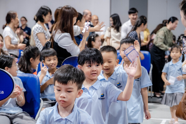 back-to-school-dewey-cau-giay-01