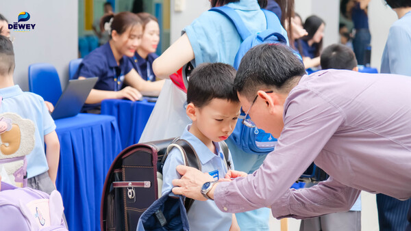 dewey-cau-giay-hoc-sinh-mới-03