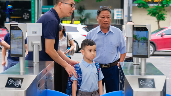 dewey-cau-giay-hoc-sinh-mới-04