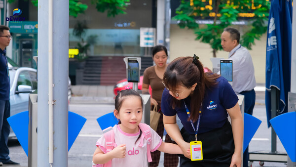 dewey-cau-giay-hoc-sinh-mới-05