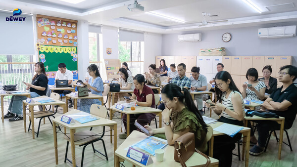 họp-định-hướng-PH-04