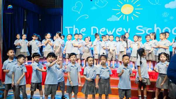 back-to-school-dewey-cau-giay-12