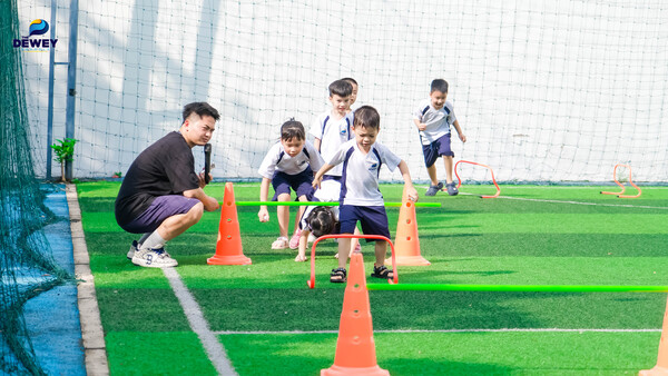 tuan-dinh-huong-dewey-cau-giay-07