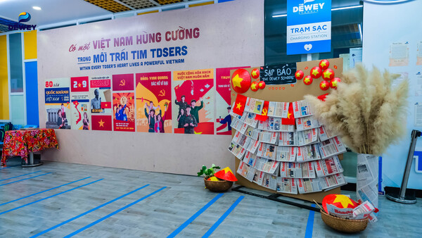 tet-doc-lap-dewey-cau-giay-4