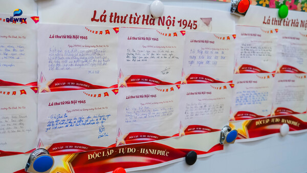 tet-doc-lap-dewey-cau-giay-7