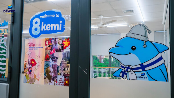 tet-doc-lap-dewey-cau-giay-9