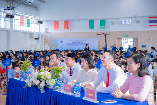 khai-giang-dewey-hp-02