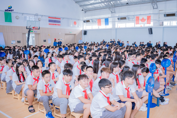 khai-giang-dewey-hp-04