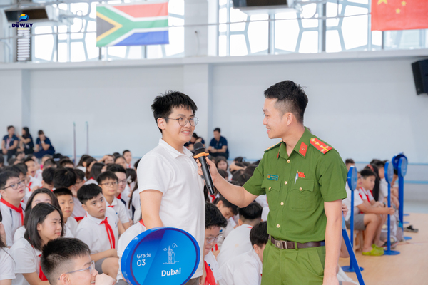 hp-chào-cờ-tháng-9-08