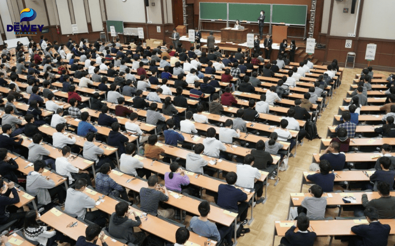 Sinh viên quốc tế tham dự kỳ thi chung tại Đại học Tokyo