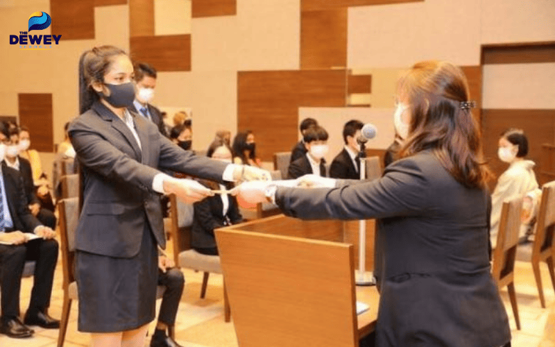 Sinh viên quốc tế tham gia kỳ thi tuyển sinh vào Đại học Ngoại ngữ Tokyo (TUFS)