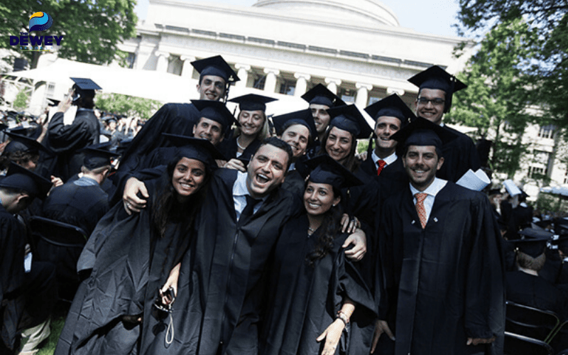 Sinh viên MIT tham gia các hoạt động nghiên cứu và đổi mới sáng tạo