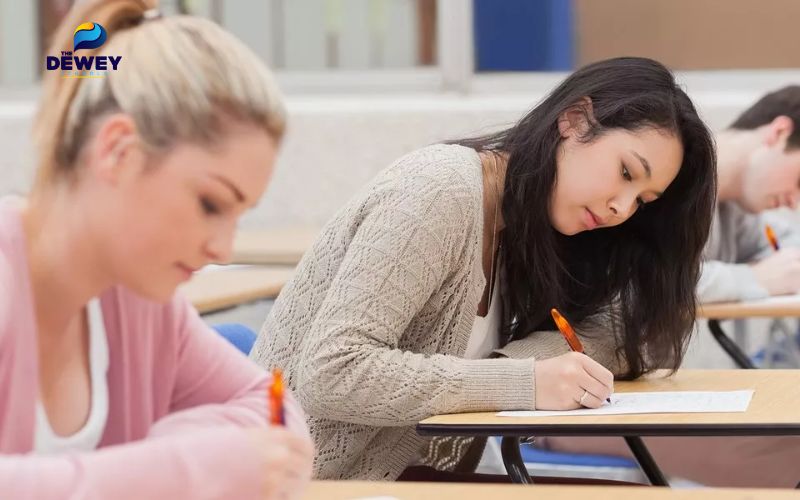 Nên học A Level tại trường công hay tư