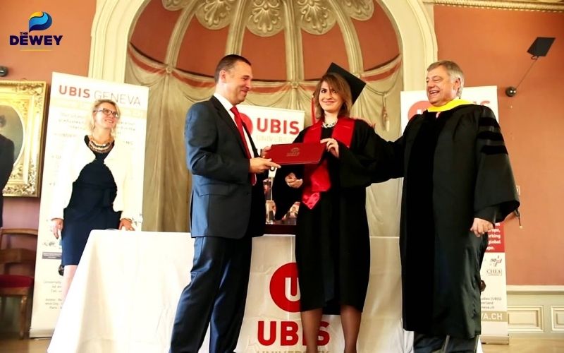 Học bổng này mở rộng cho các chương trình liên kết quốc tế