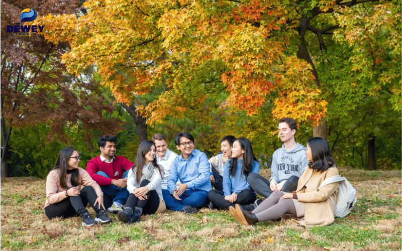 Sinh viên quốc tế theo học tại Đại học Thanh Hoa được hưởng chính sách miễn học phí toàn phần nhờ học bổng CSC