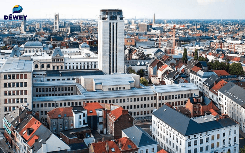 Khuôn viên Đại học Ghent với kiến trúc hiện đại và không gian học tập năng động, thu hút sinh viên quốc tế