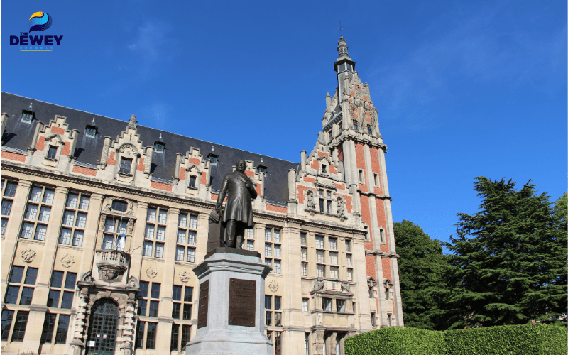 Đại học Tự do Brussels với không gian học tập hiện đại và sôi động, thu hút sinh viên quốc tế từ nhiều quốc gia