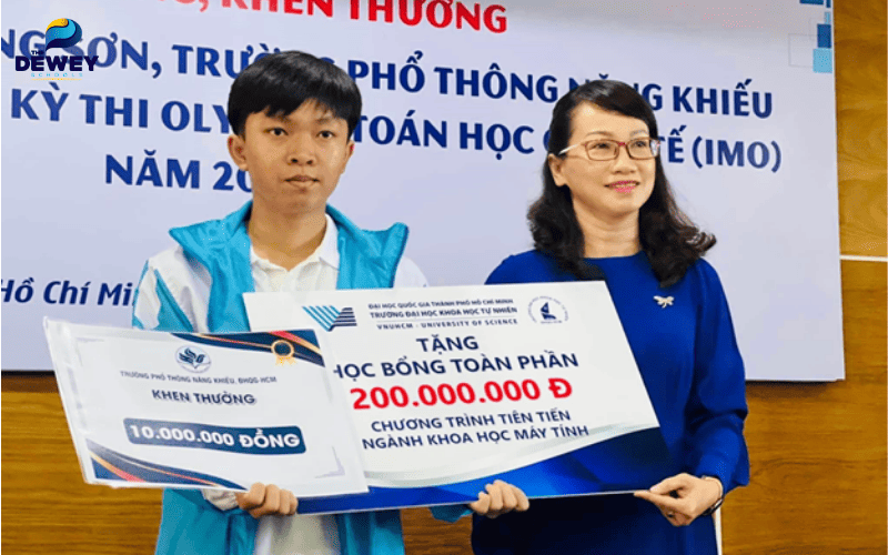 Học sinh cấp 2 xuất sắc giành học bổng toàn phần tại trường quốc tế