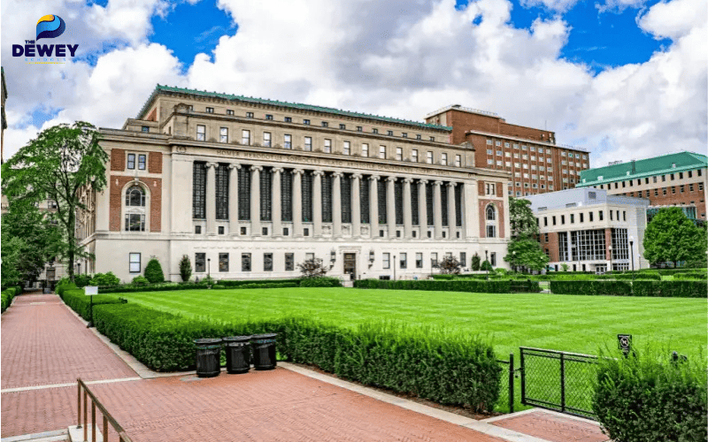 Khuôn viên Teachers College - Columbia University, một trong những trường sư phạm hàng đầu tại Mỹ