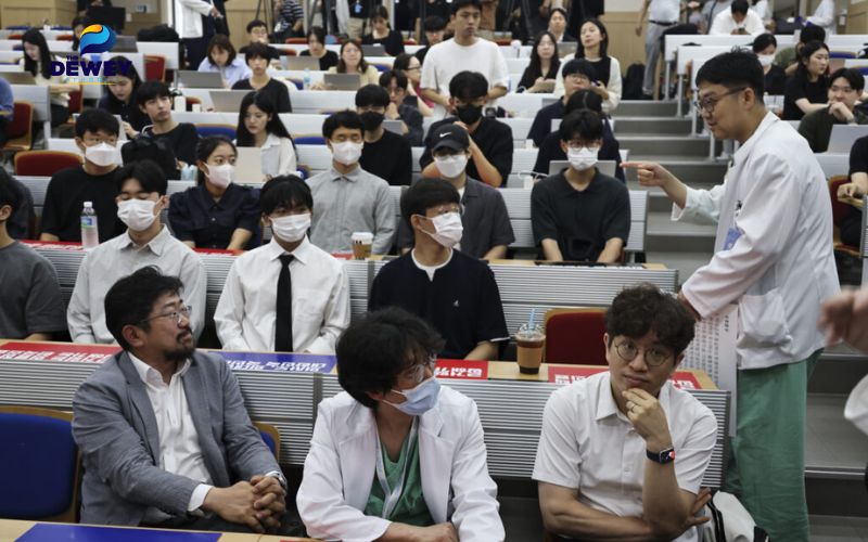 Chương trình hỗ trợ tài chính cho sinh viên tự túc