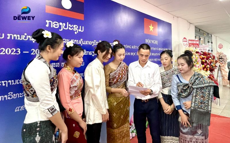 Học bổng hệ đại học tại Lào