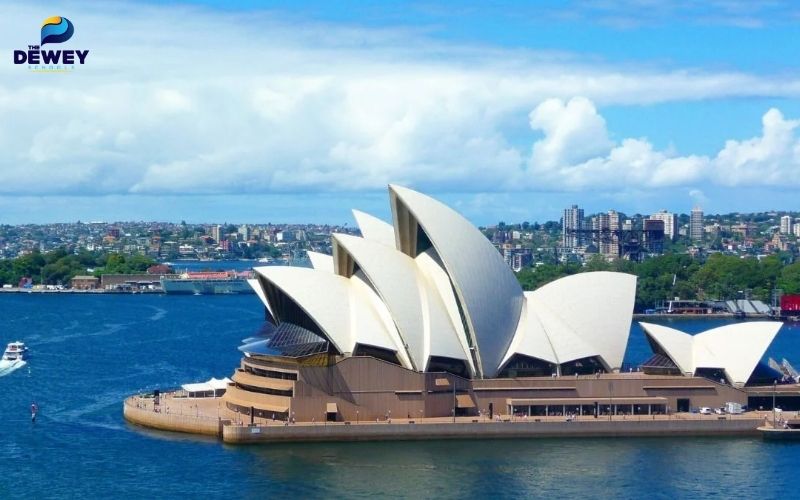 Học bổng toàn phần ngành Luât chi trả toàn bộ học phí