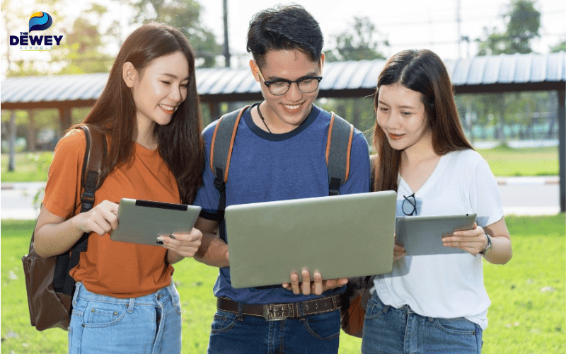 Học bổng toàn phần giúp sinh viên giảm gánh nặng chi phí du học ngành Ngôn ngữ Anh