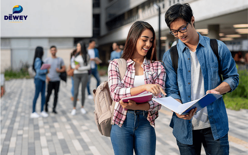Sinh viên du học ngành Ngôn ngữ Anh có nhiều cơ hội nghề nghiệp và trải nghiệm văn hóa quốc tế