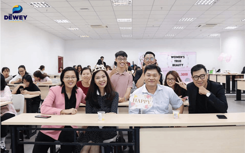 Sinh viên ngành Quan hệ Quốc tế thường tham gia mô hình Liên Hợp Quốc để rèn luyện kỹ năng ngoại giao