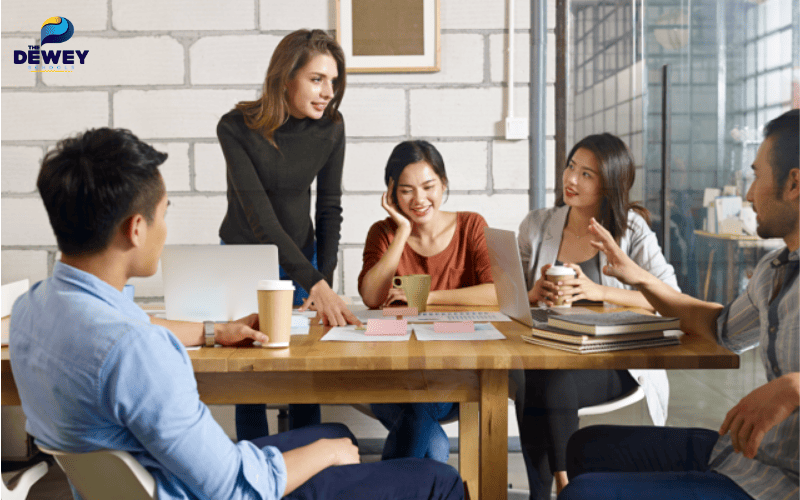 Hoạt động teamwork giúp sinh viên rèn luyện khả năng phối hợp và xử lý tình huống thực tế