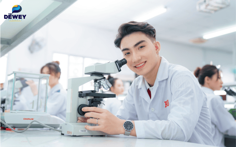  Các chương trình học bổng ngành Y giúp sinh viên quốc tế chạm tới ước mơ trở thành bác sĩ tại các trường danh tiếng