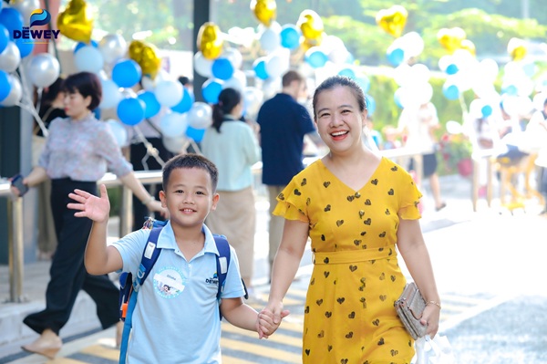 lam-sao-de-con-khong-so-hai-khi-di-hoc-01